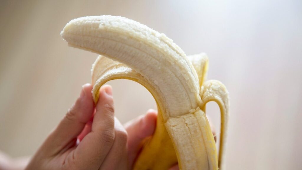 Perché Mangiare una Banana al Mattino: Benefici Principali