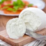 La Mozzarella per Abbassare il Colesterolo: È Possibile?