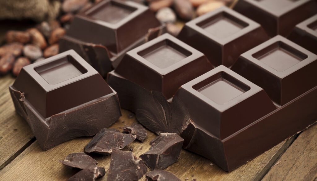 Quanto cioccolato fondente si può mangiare al giorno?